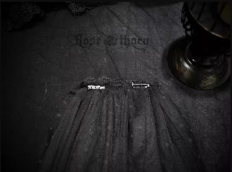 Rose Thorn - Marisa Impression Black and White Halloween Witch Hat