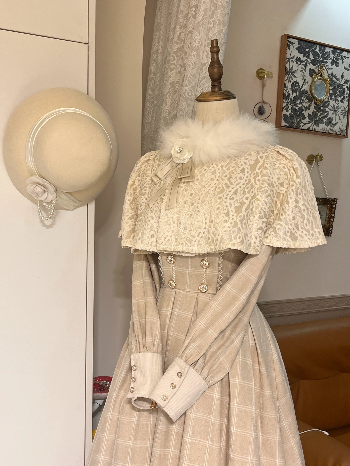 ZeeYe - Elegant Lolita Cape Fur Collar Lolita Cape Coat