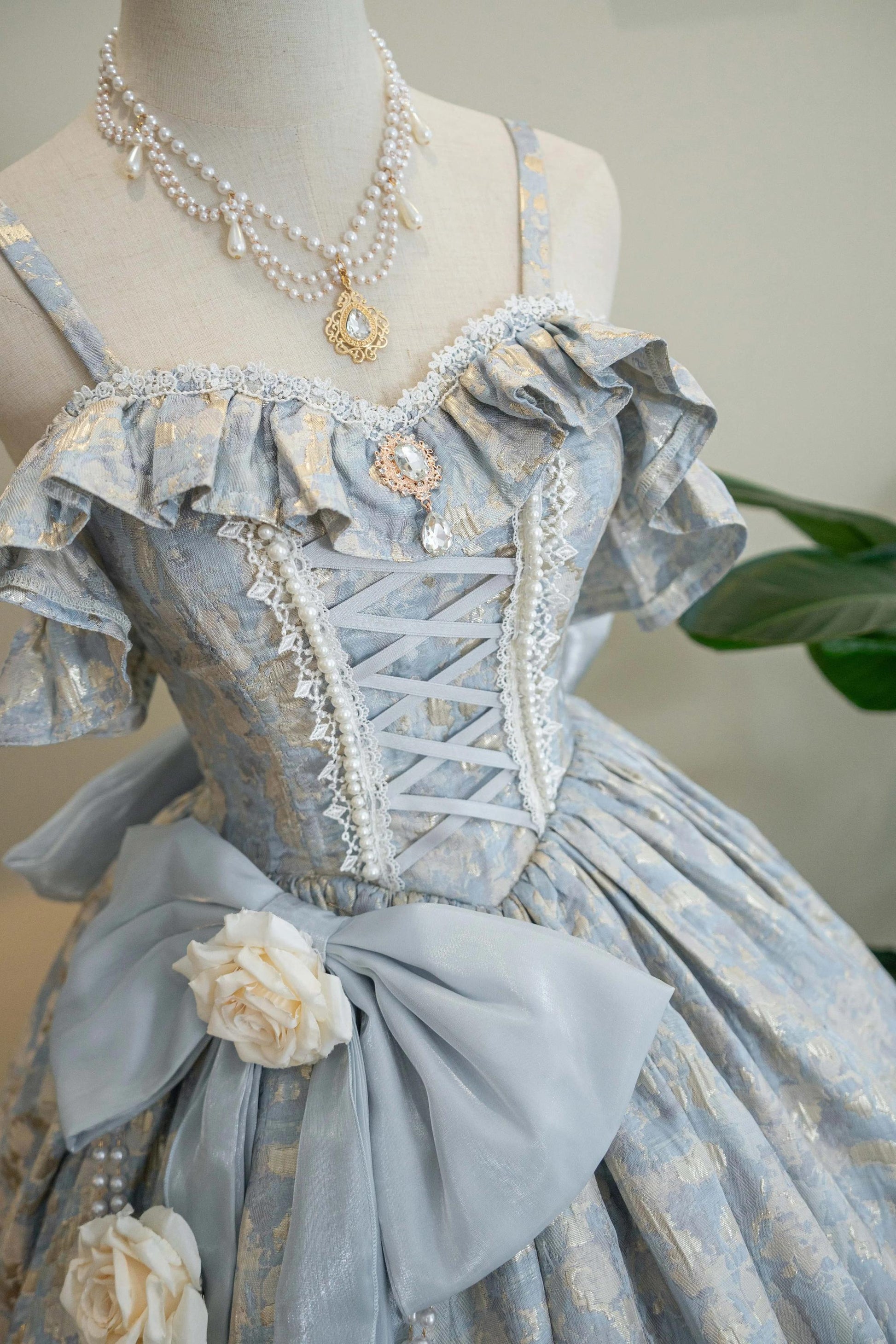 Nectarine White Tea - Rossia Salutes - Embossed Jacquard, Rose Accent, Bridal Wedding Lolita JSK Dress