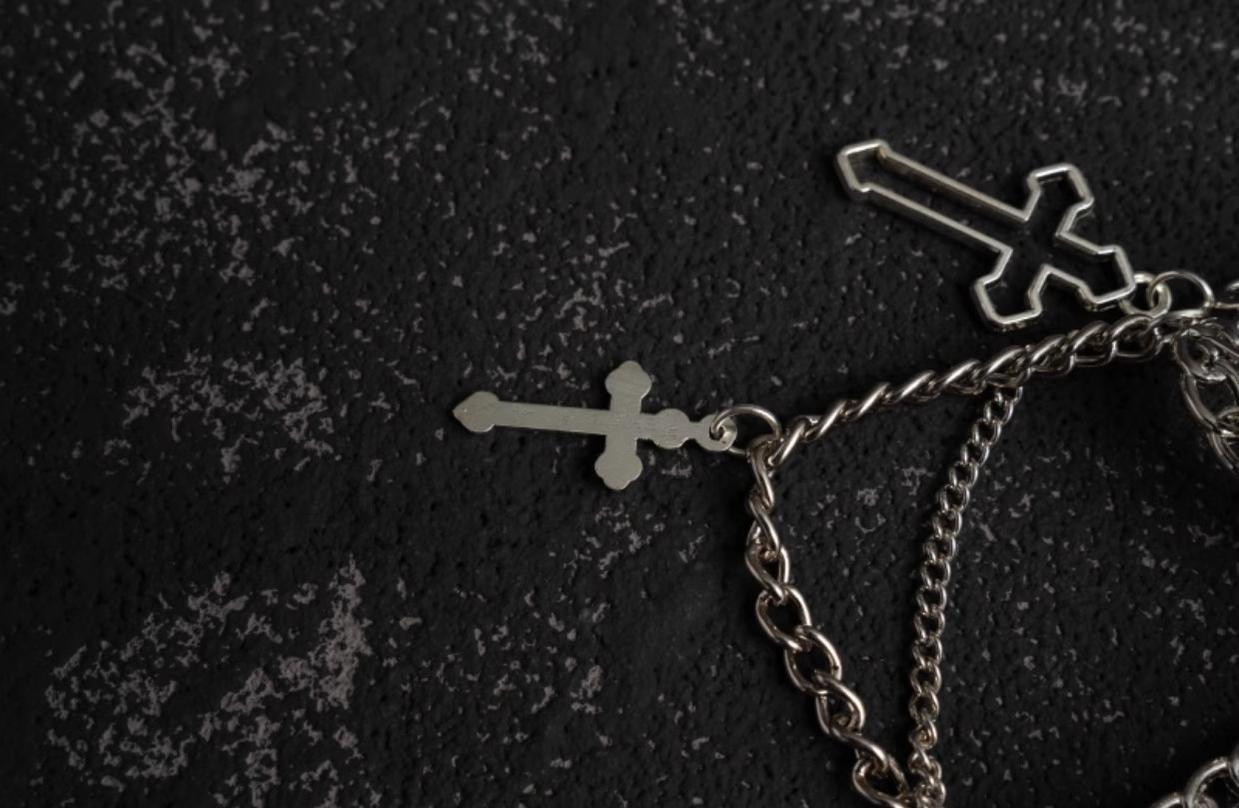 Strange Sugar - Gothic Lolita Hair Clip Alloy Bow Cross Lolita Claw Clip Accessories