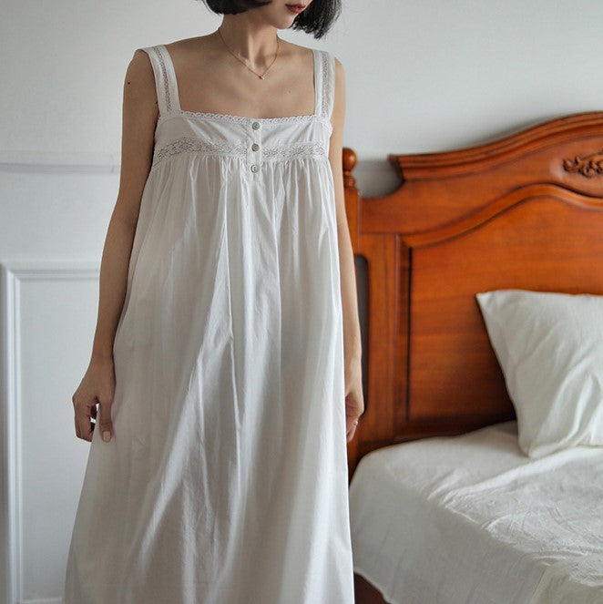 Lady vintage nightwear