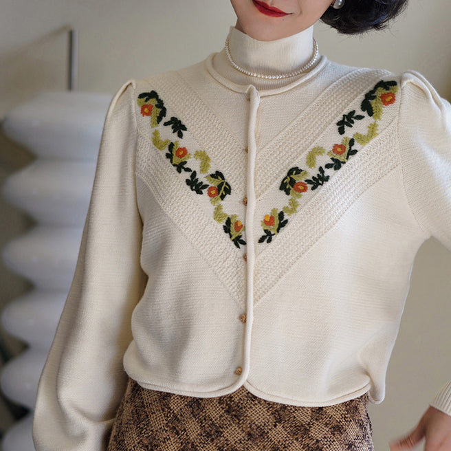 Knitted cardigan with floral embroidery