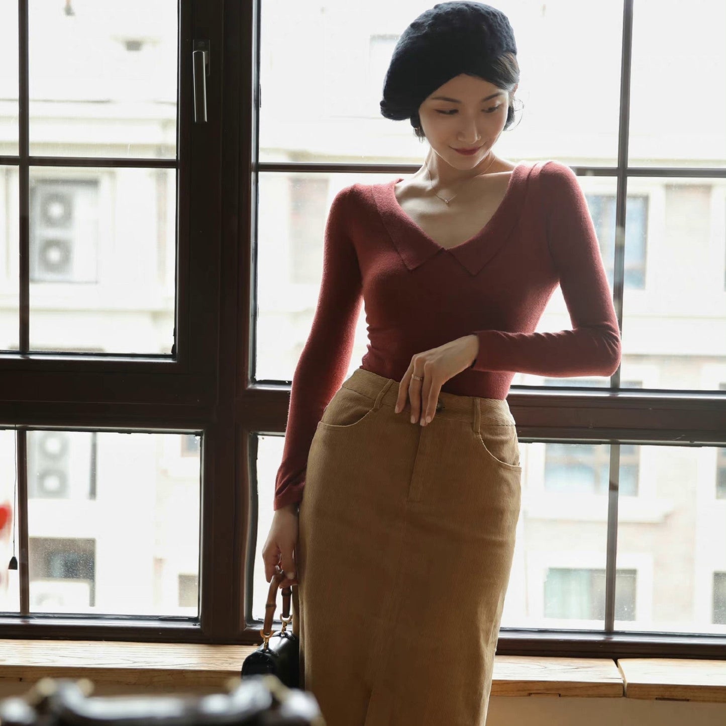 Lady's elegant slim knit