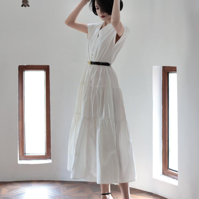 Pure white lady vintage dress