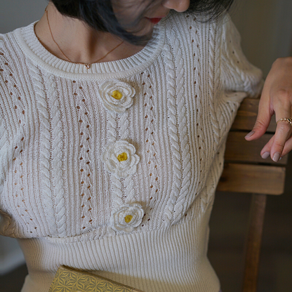 Chrysanthemum flower knit blouse