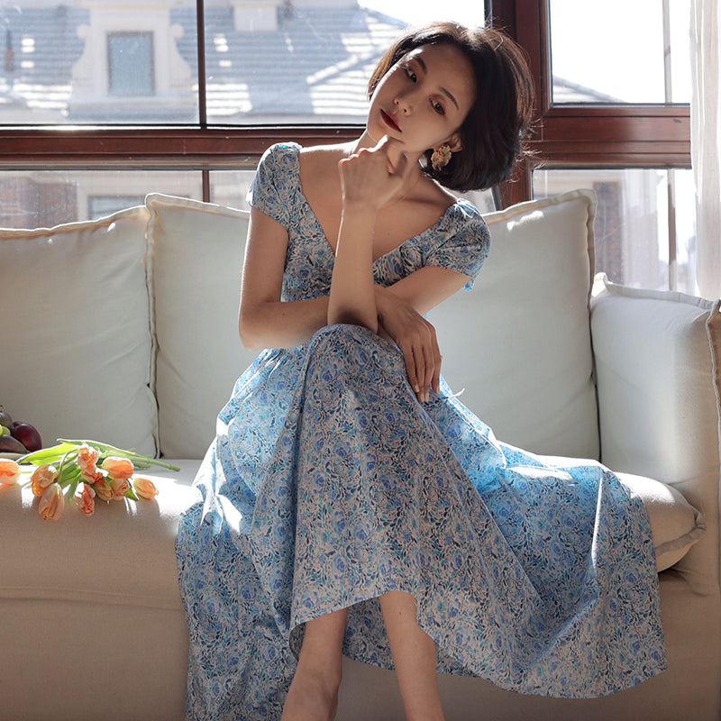 pale flower bouquet retro dress