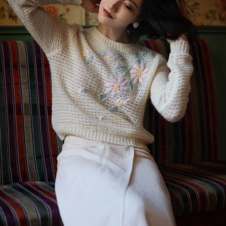 Wildflower embroidery retro knit