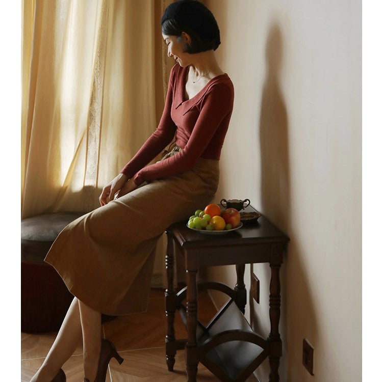 Lady's elegant slim knit