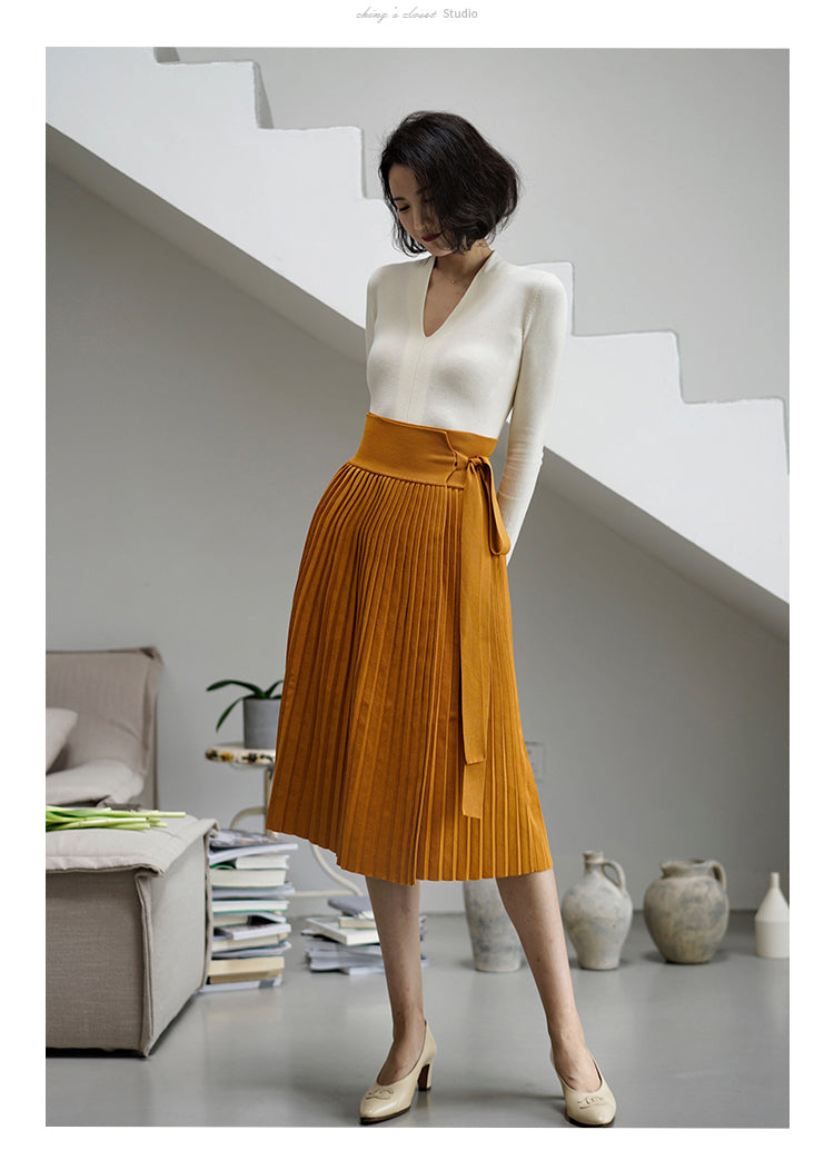 lady elegant pleated skirt