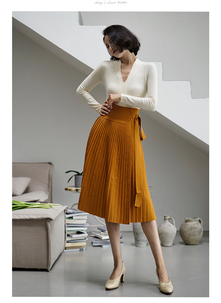 lady elegant pleated skirt