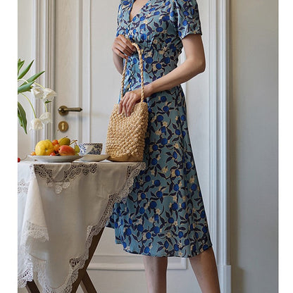 A blue flower vintage dress that blooms quietly