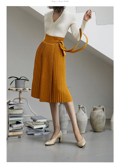 lady elegant pleated skirt