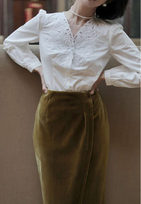 Petal Embroidered Retro Blouse