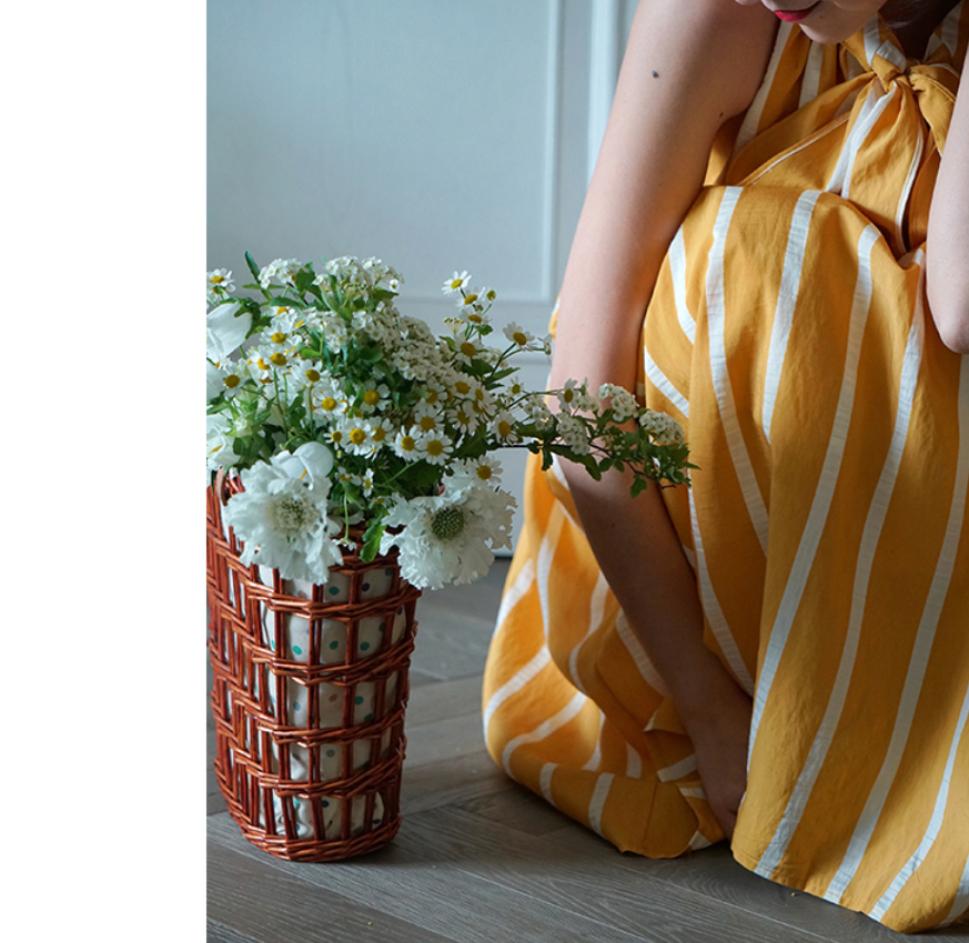 actress retro striped dress