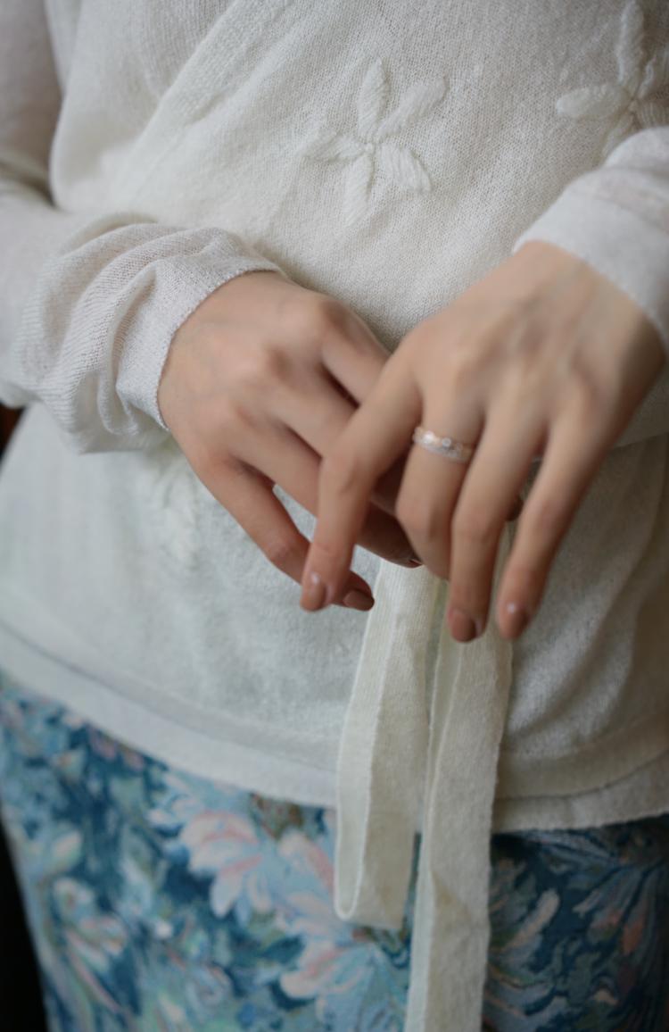 Floral embroidery white knit cardigan