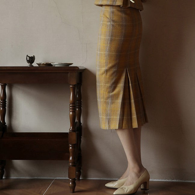 plaid retro jacket and tight skirt and flared skirt