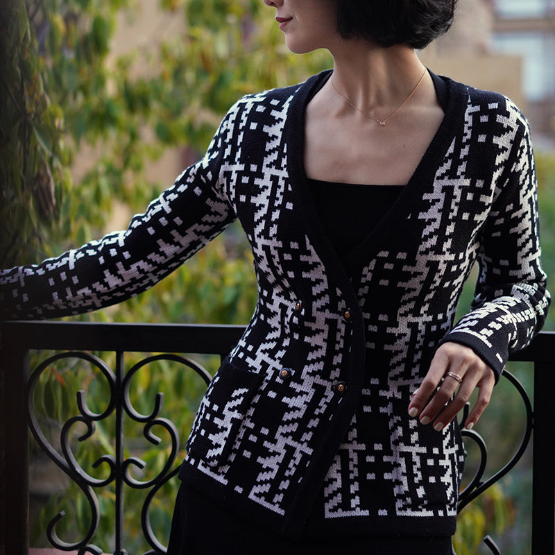 black and white geometric pattern knit jacket