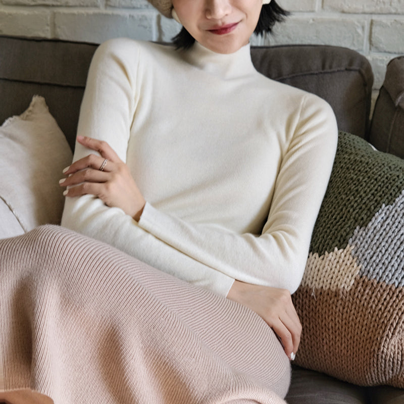 Lady's slim knit