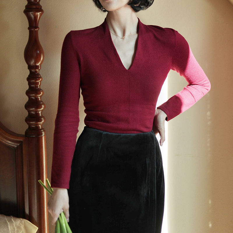 Lady's slim wool knit