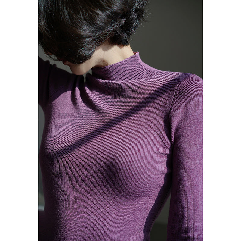 Lady's turtleneck knit