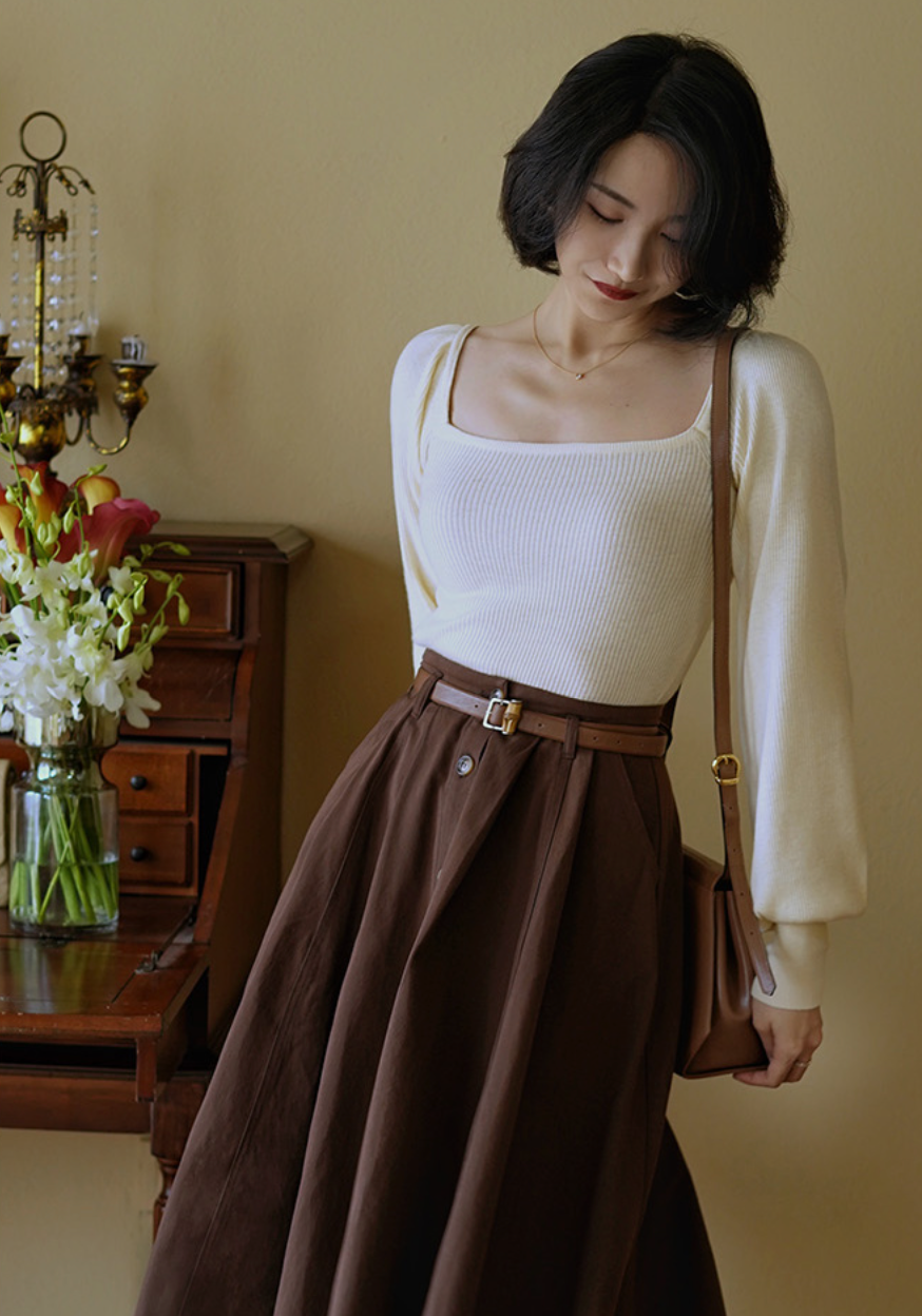 Lady's brown umbrella skirt