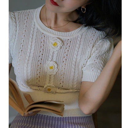 Chrysanthemum flower knit blouse