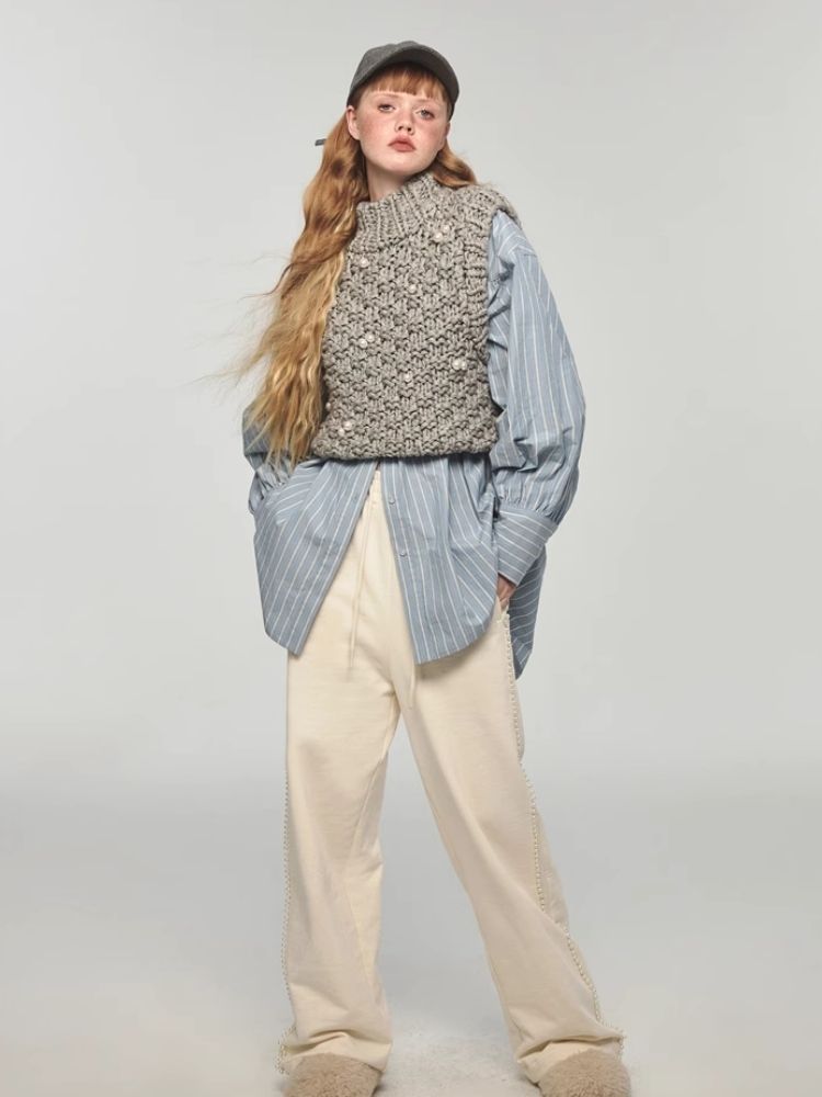 Turtleneck beaded sleeveless vest【s0000004157】