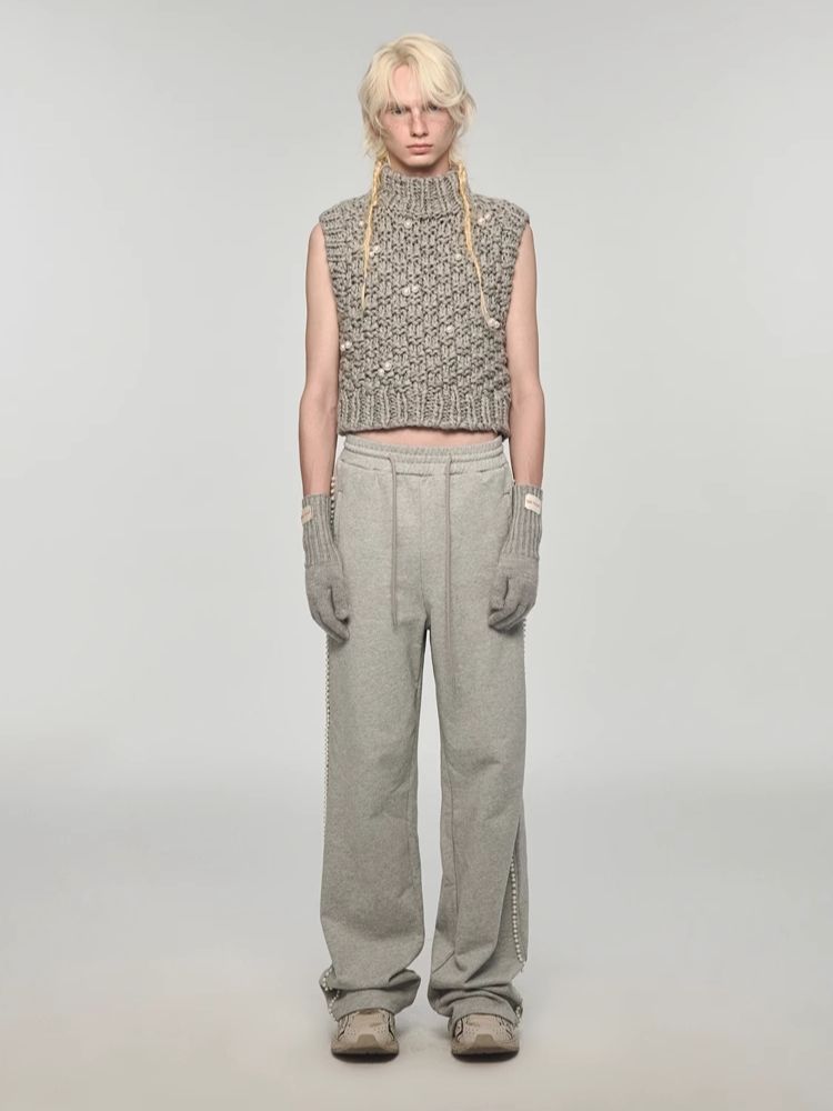 Turtleneck beaded sleeveless vest【s0000004157】