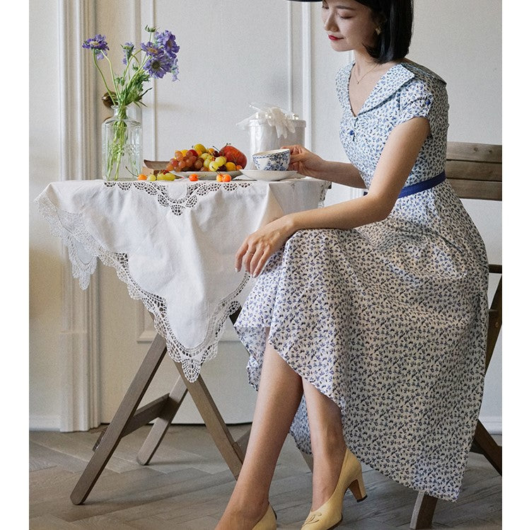 Western-style floral vintage dress