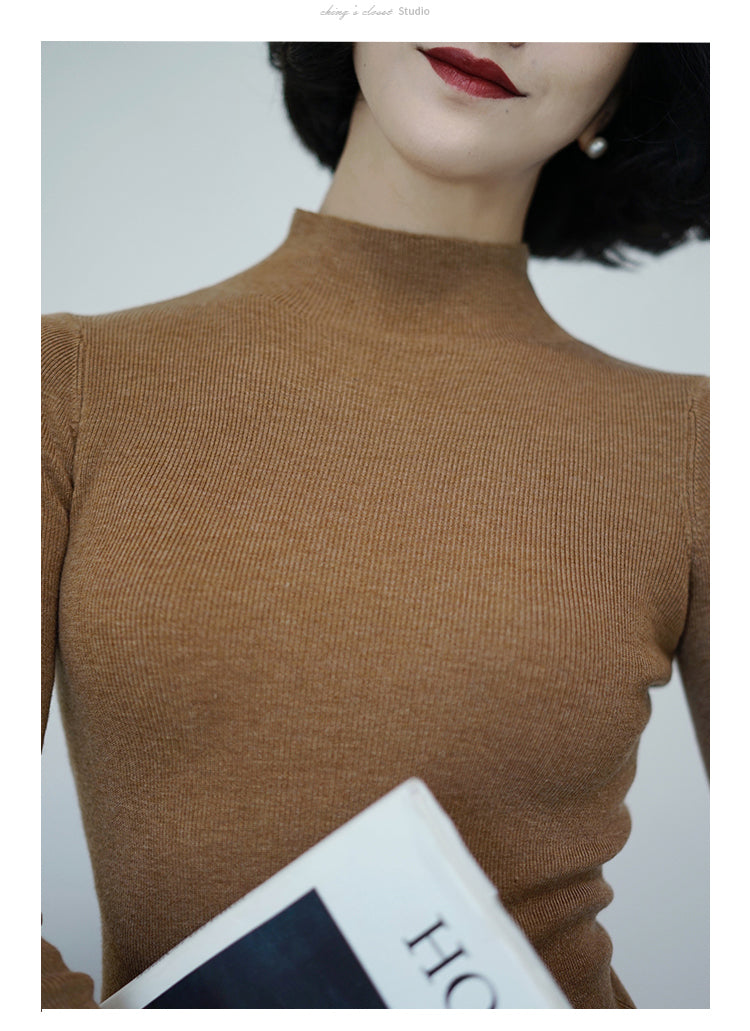 Lady's turtleneck knit