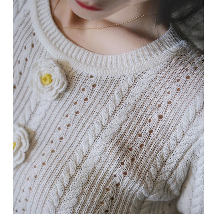 Chrysanthemum flower knit blouse