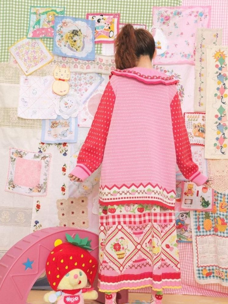 Strawberry jacquard pullover sweater【s0000003728】