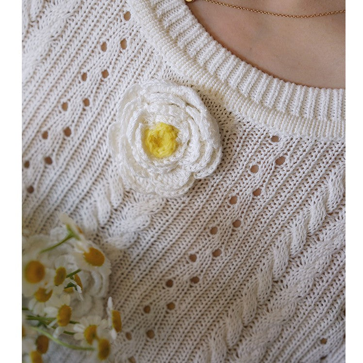 Chrysanthemum flower knit blouse