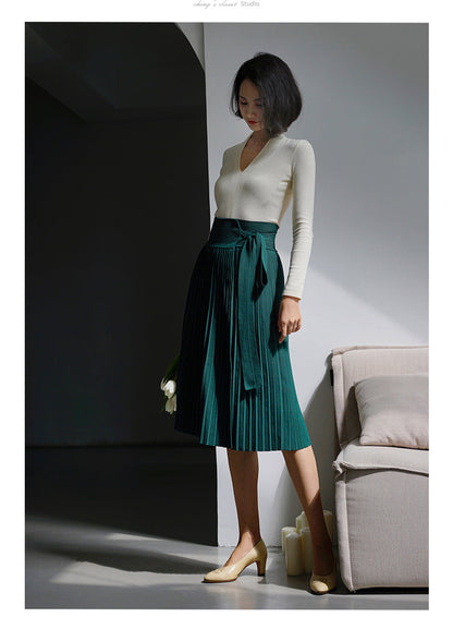 lady elegant pleated skirt