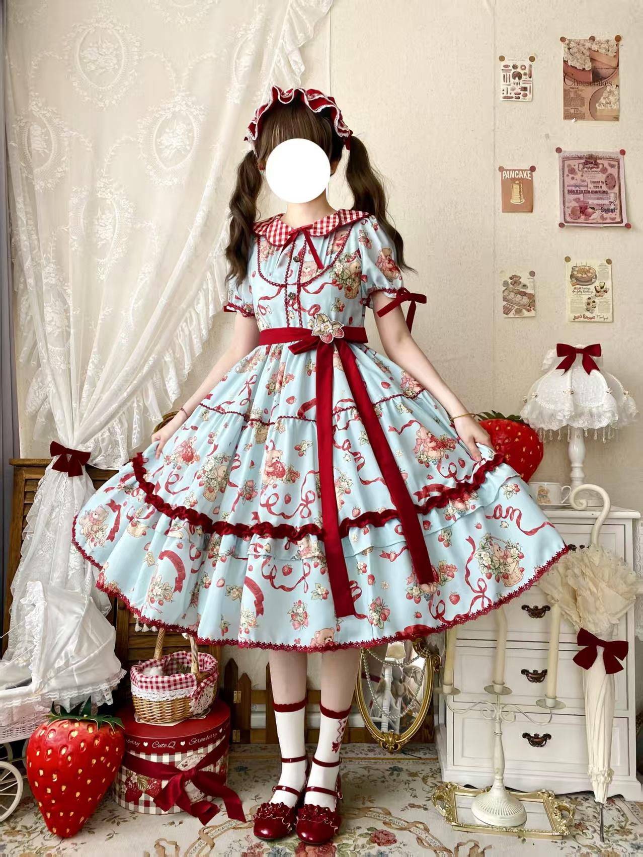 Qianmu - The Bear's Strawberry Field - Daily Lolita OP Dress With Petal Collar & Bear Strawberry Print