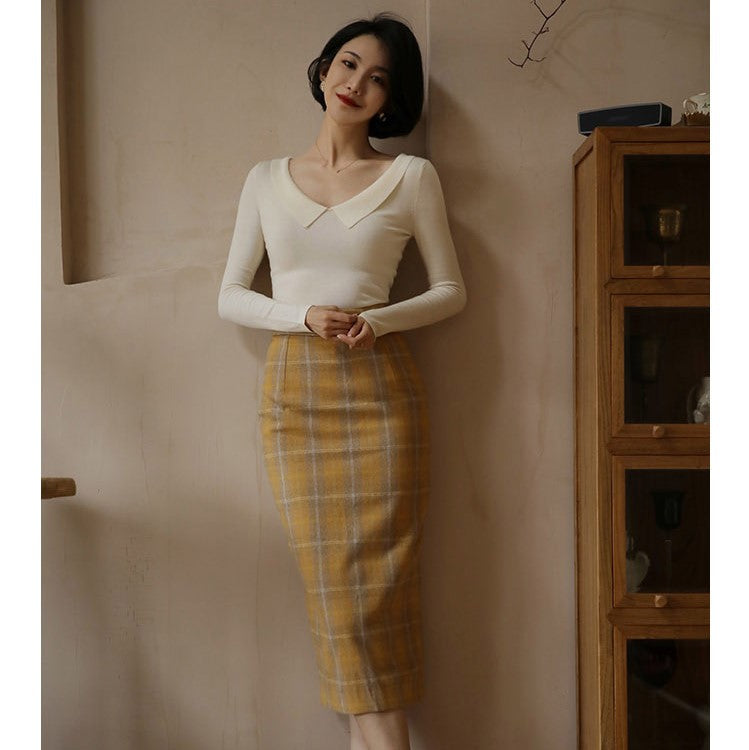 Lady's elegant slim knit