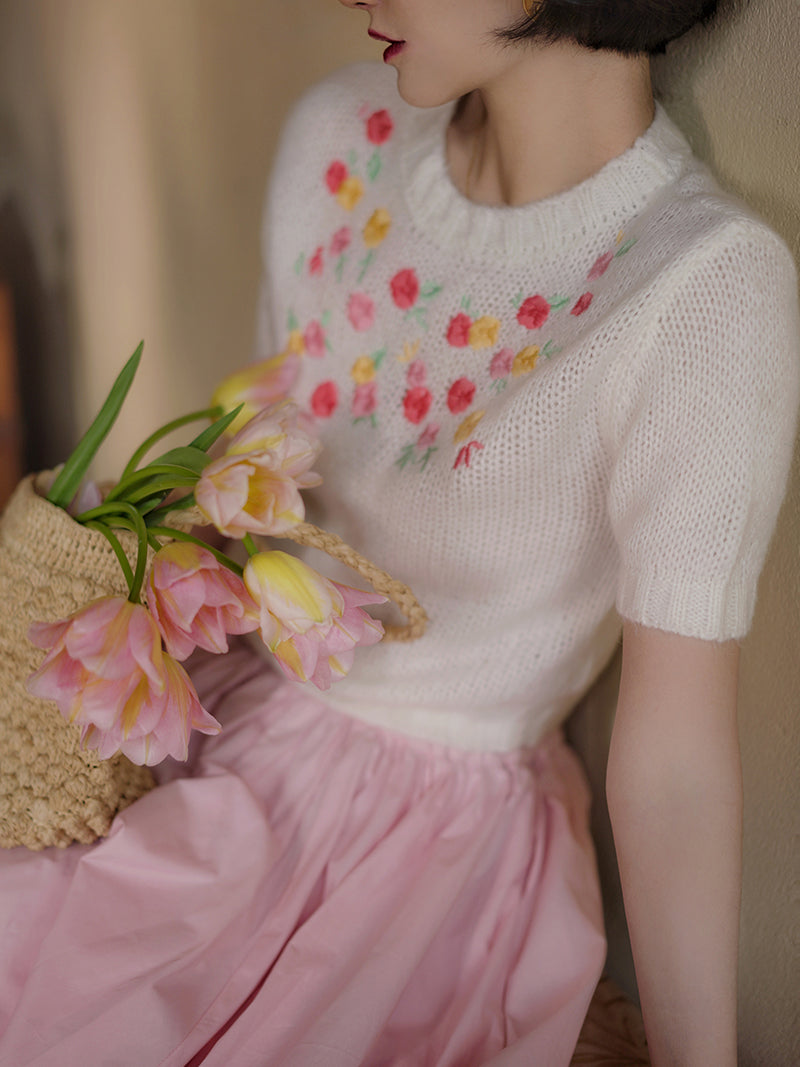 Blooming embroidery slim knit