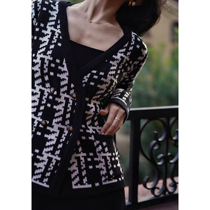 black and white geometric pattern knit jacket