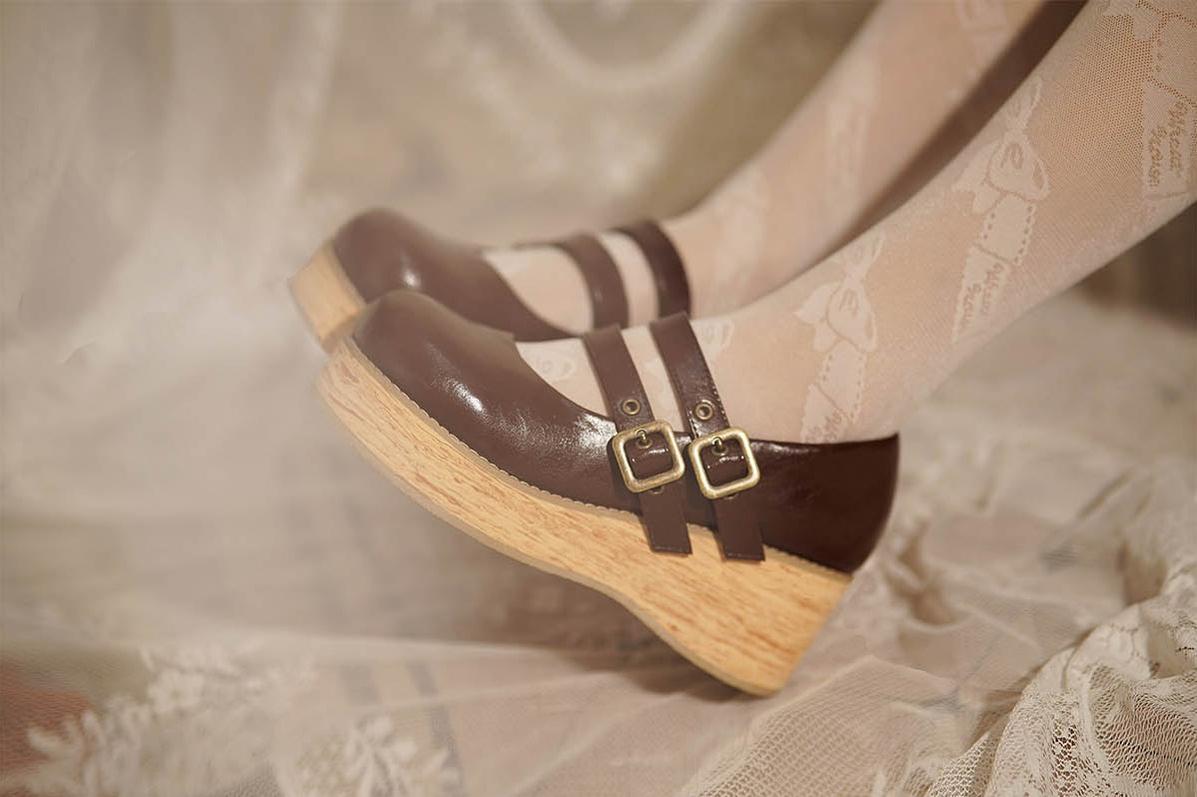 MODO - Retro Lolita Round Toe Wood Bottom Shoes
