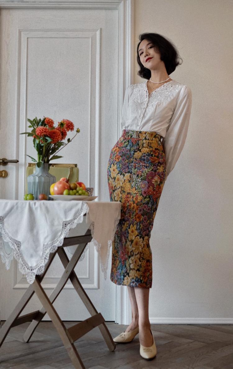 oil painting pencil skirt