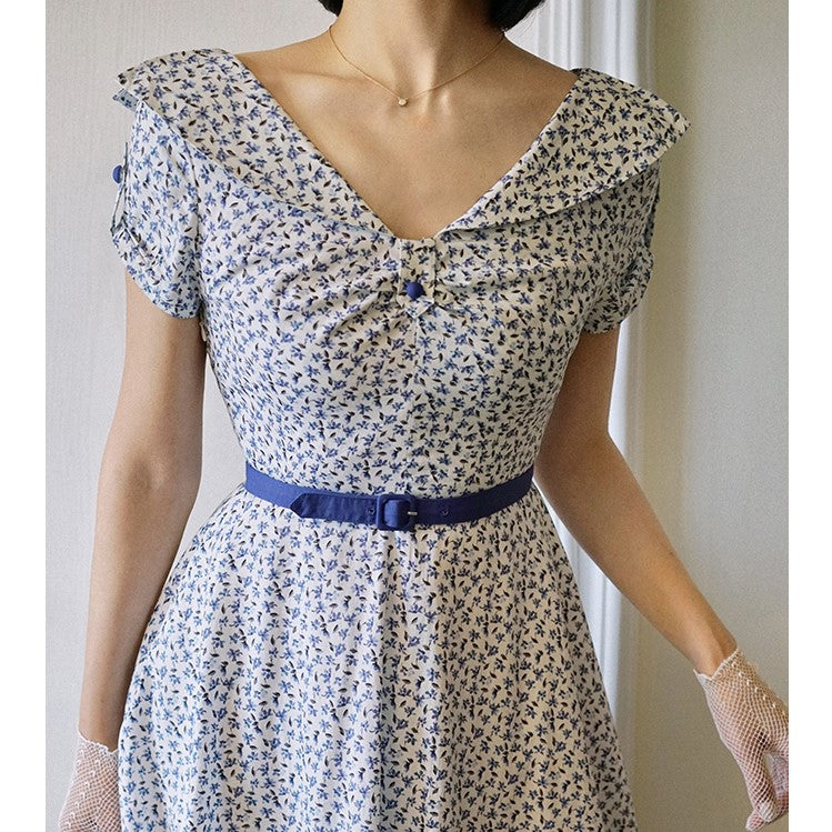 Western-style floral vintage dress