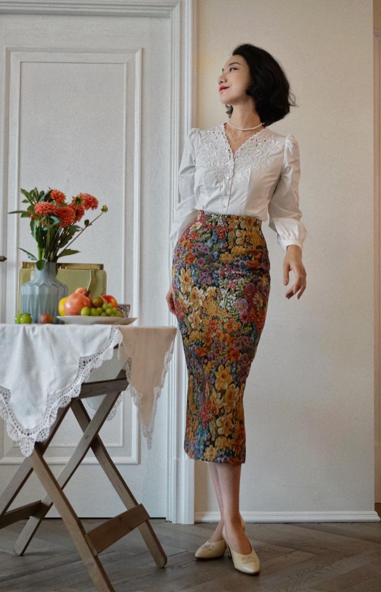 oil painting pencil skirt