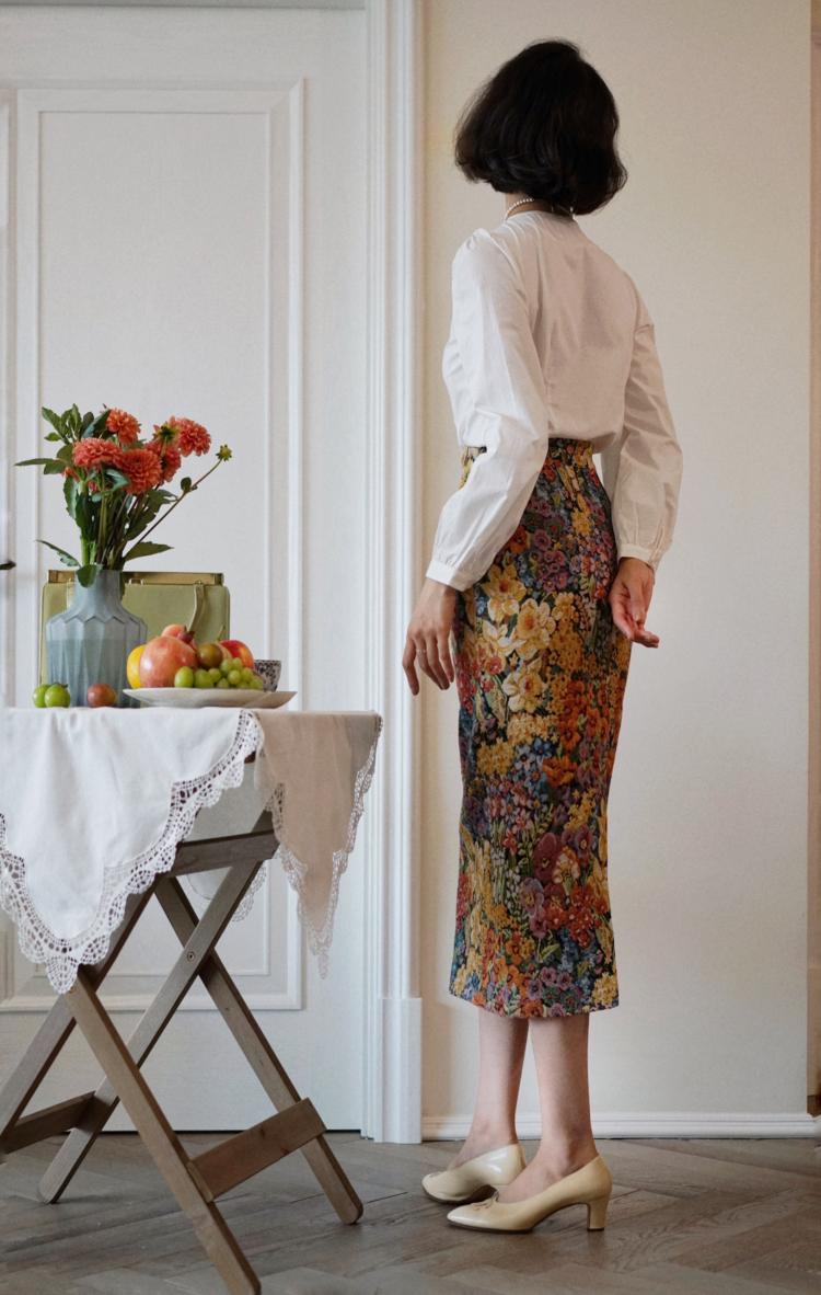 oil painting pencil skirt