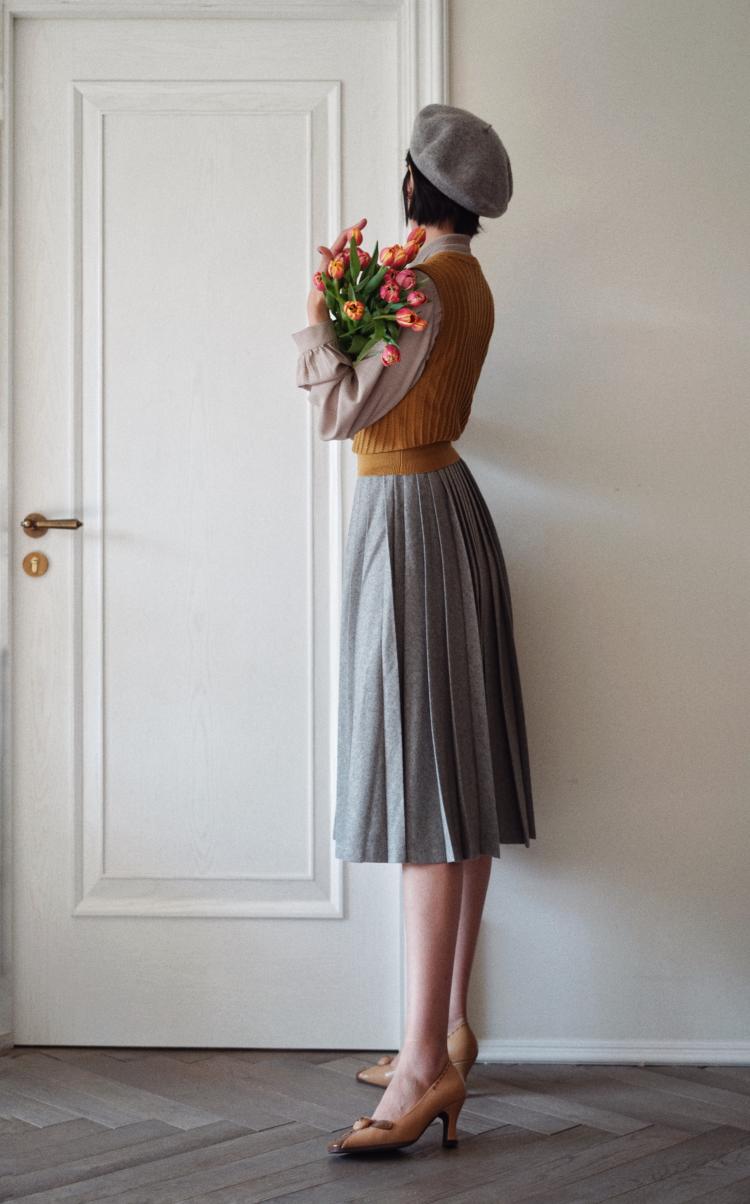 retro pleated skirt