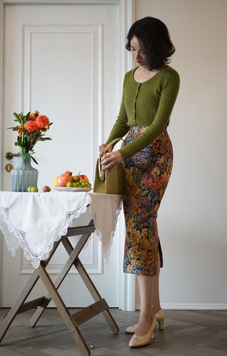 oil painting pencil skirt