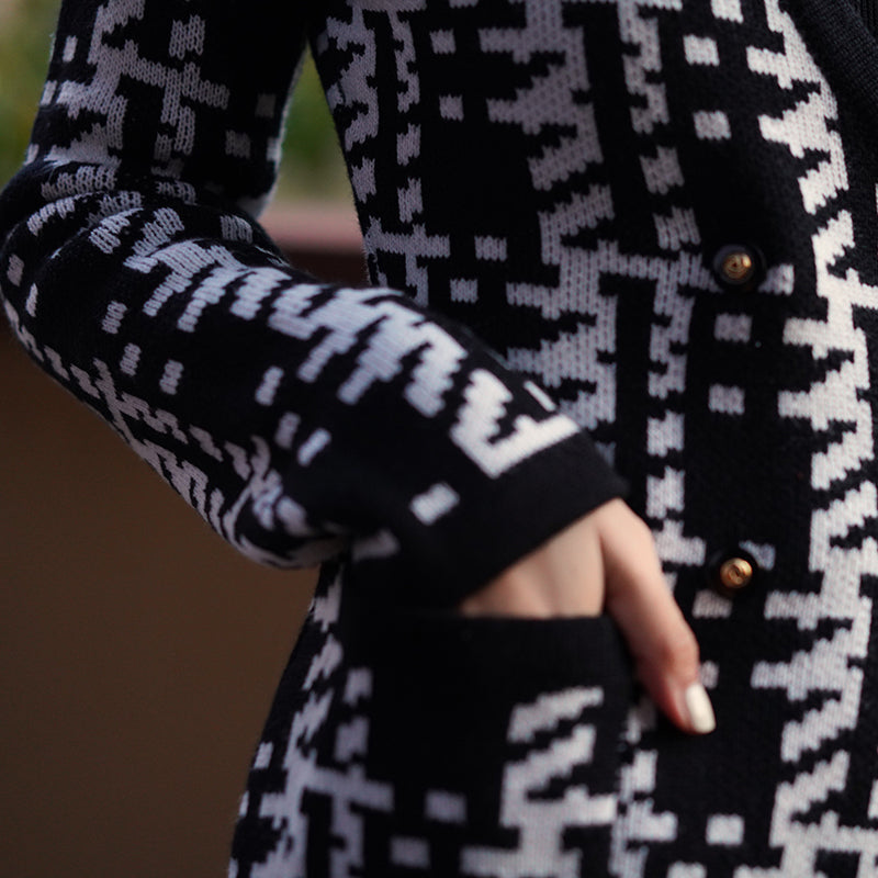 black and white geometric pattern knit jacket