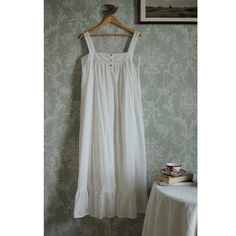 Lady vintage nightwear