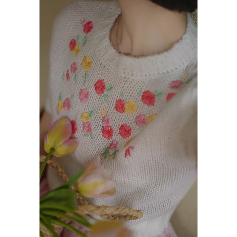 Blooming embroidery slim knit