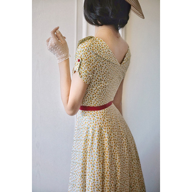 Western-style floral vintage dress