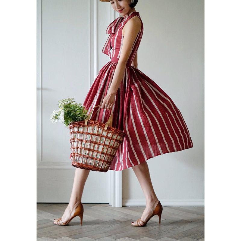 actress retro striped dress